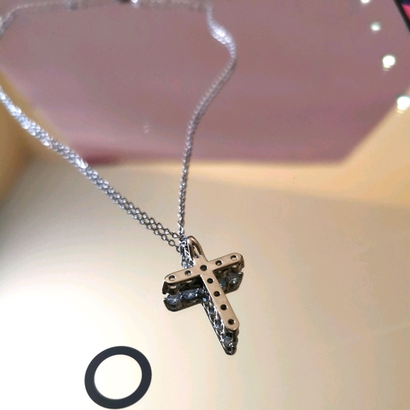 925 Silver Cross Pendant Necklace - Picture 3 of 6